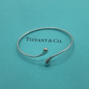 🎁 Tiffany & Co. Elongated Teardrop Bangle Elsa Peretti®